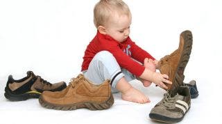 Elegir los zapatos para tu hijo: todo lo que debes hacer para un buen comienzo
